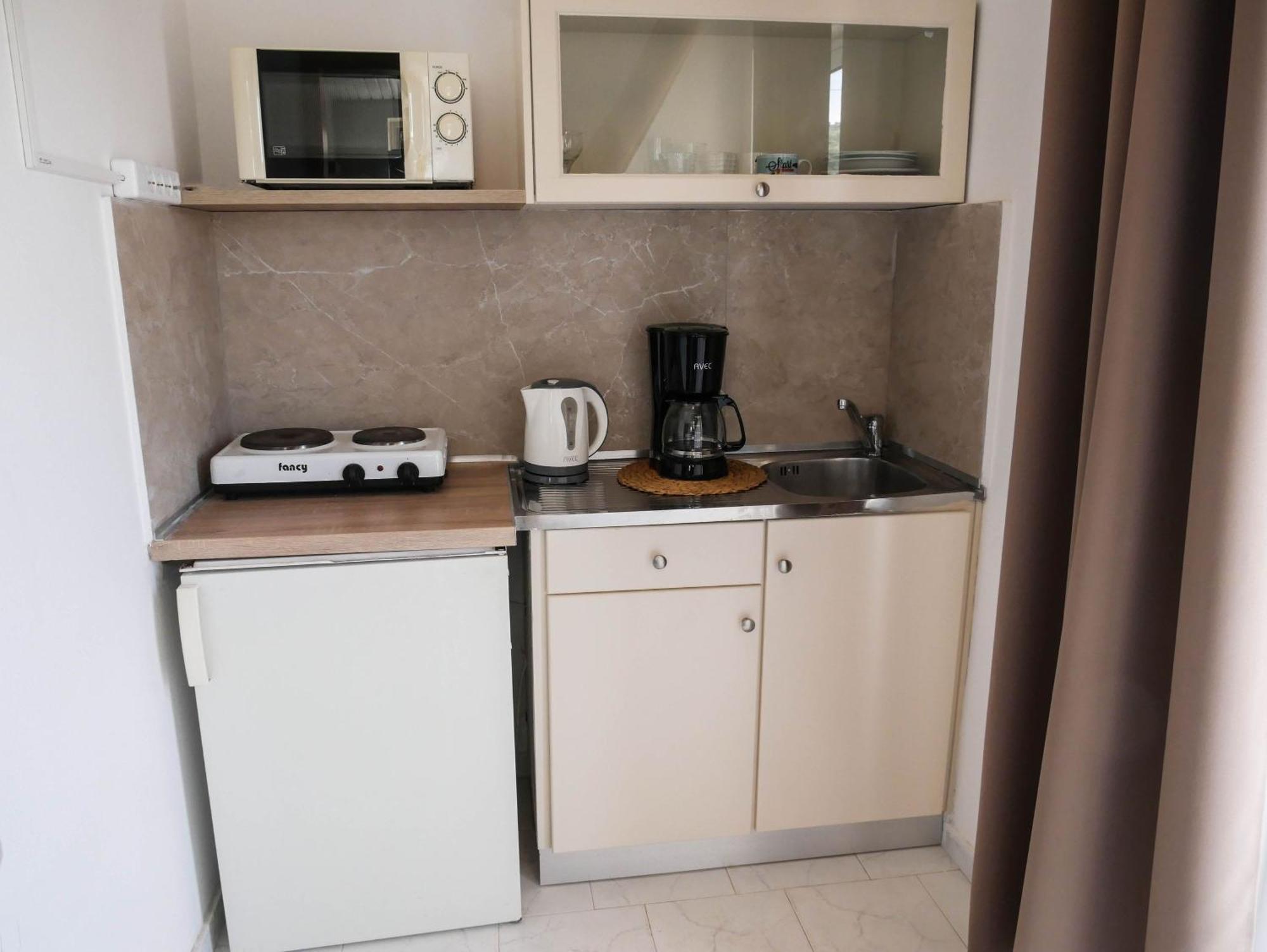 Litinas Apartments With Pool Agia Marina  Bagian luar foto
