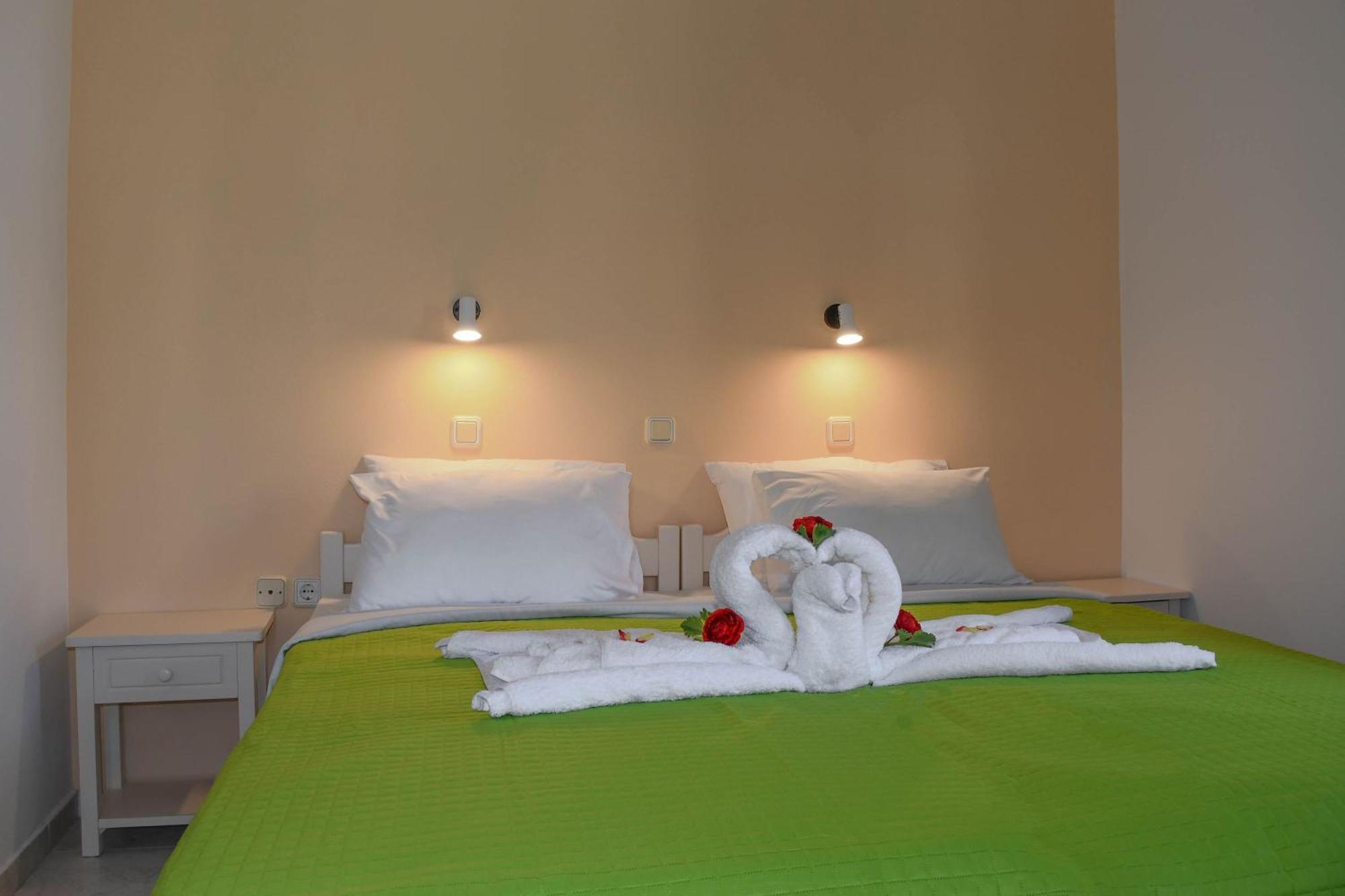 Litinas Apartments With Pool Agia Marina  Bagian luar foto