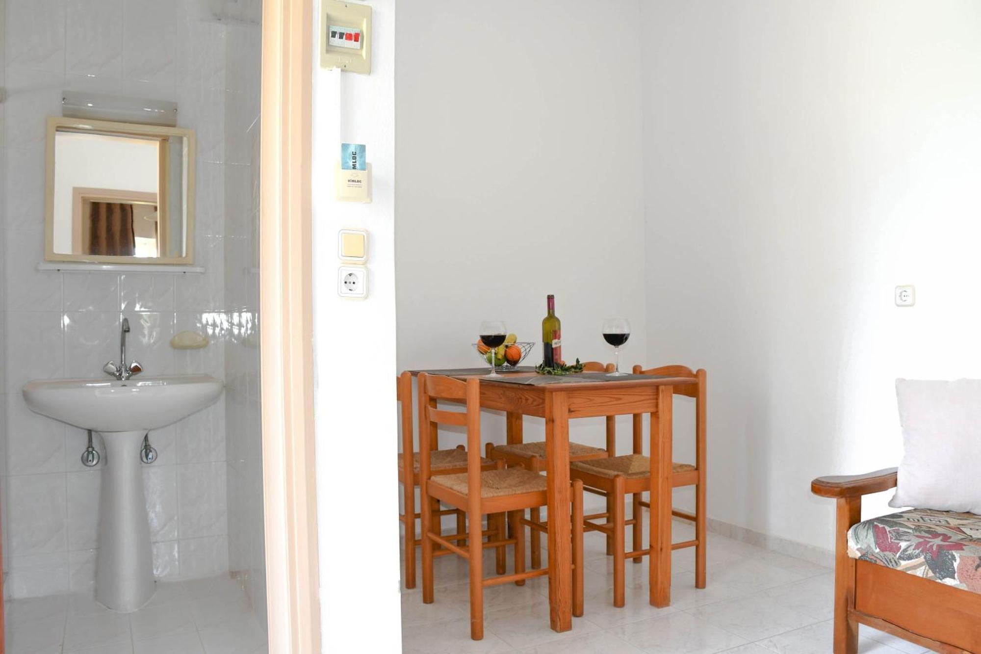 Litinas Apartments With Pool Agia Marina  Bagian luar foto