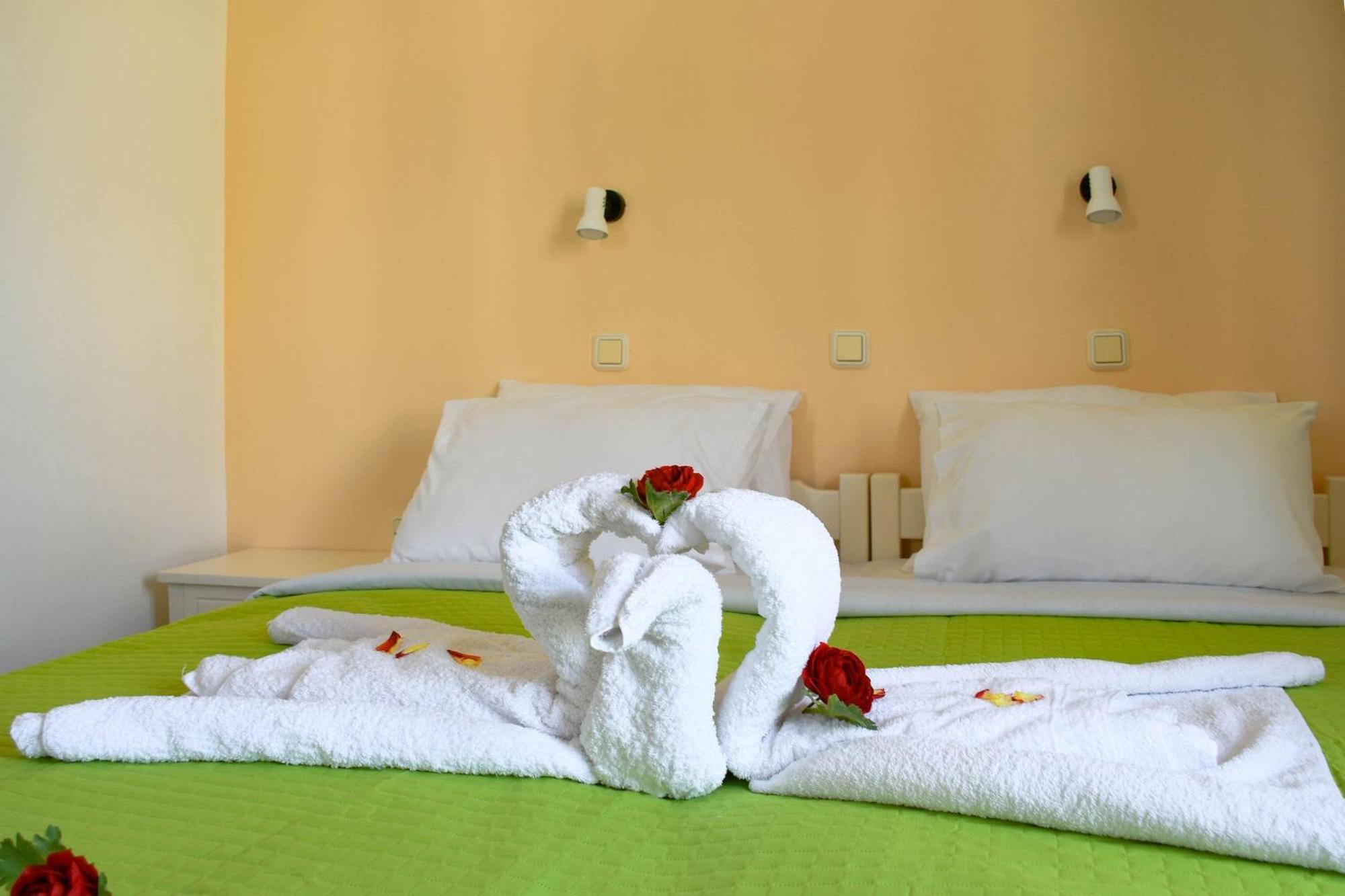 Litinas Apartments With Pool Agia Marina  Bagian luar foto