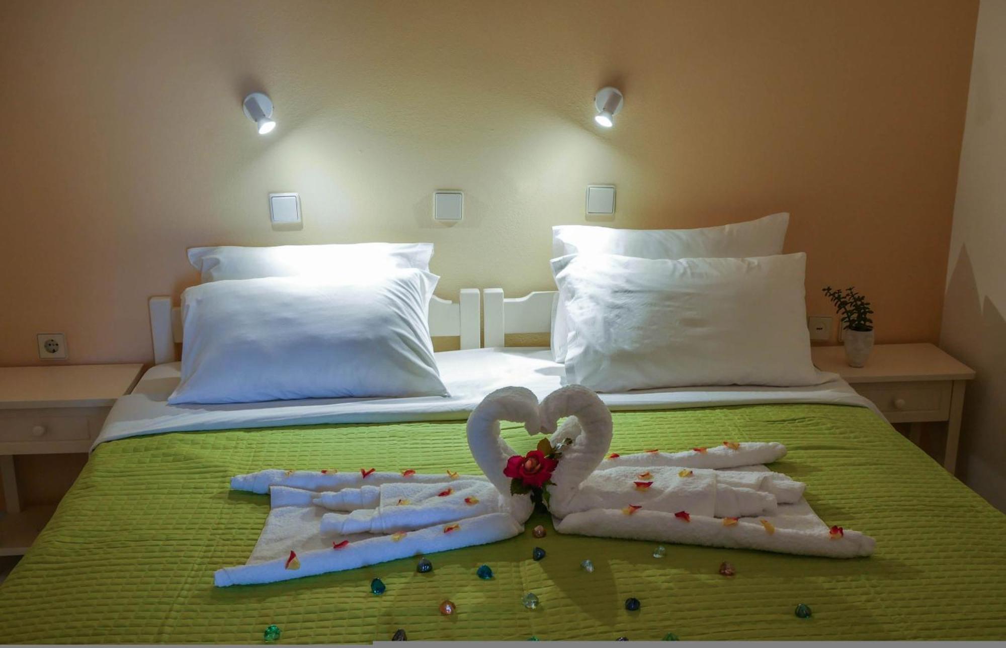 Litinas Apartments With Pool Agia Marina  Bagian luar foto