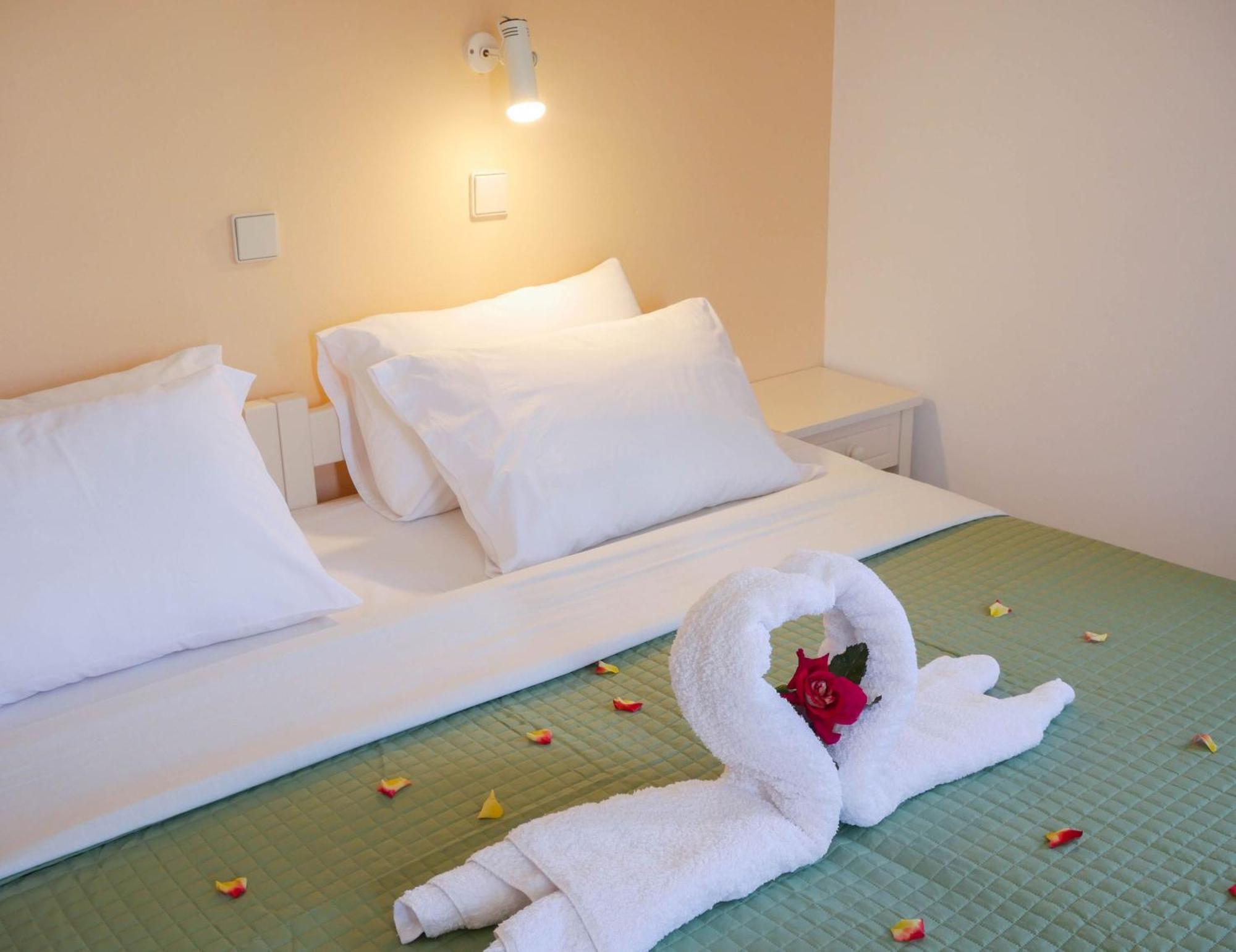 Litinas Apartments With Pool Agia Marina  Bagian luar foto