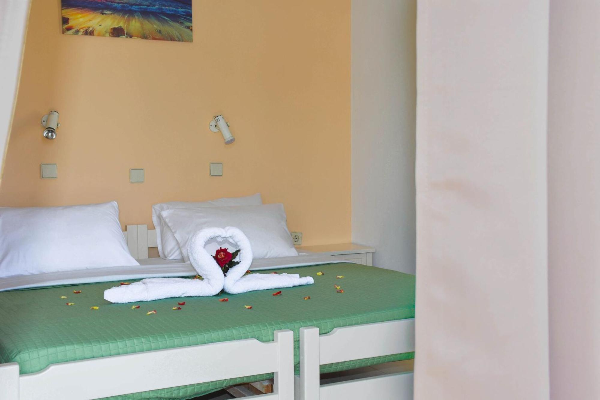 Litinas Apartments With Pool Agia Marina  Bagian luar foto