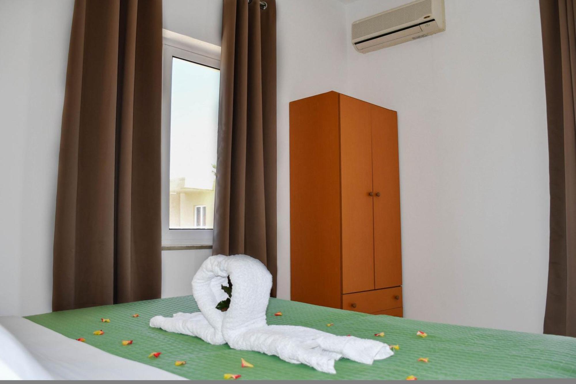 Litinas Apartments With Pool Agia Marina  Bagian luar foto