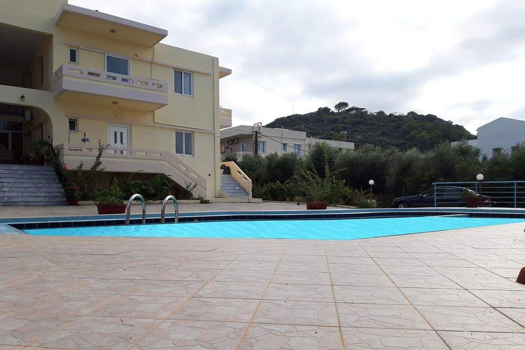 Litinas Apartments With Pool Agia Marina  Bagian luar foto